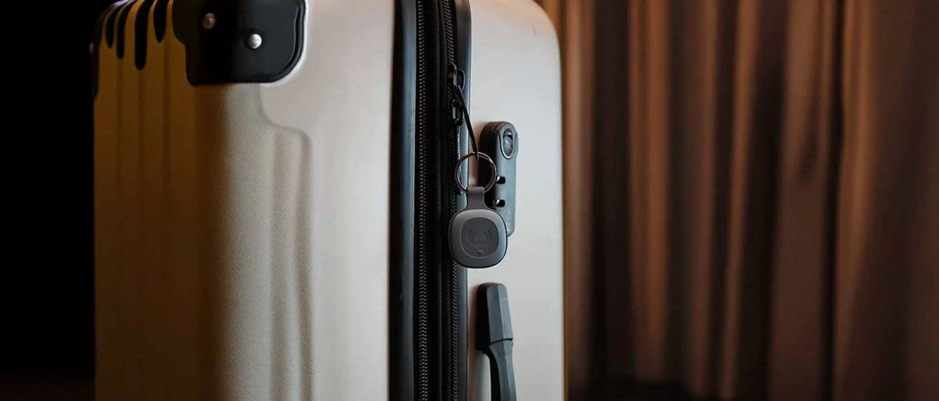 fresh n rebel smart finder suitcase